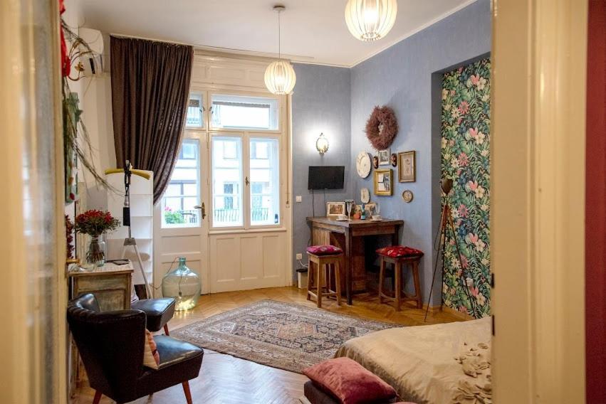 Blumen Apartment Budapest Exteriör bild