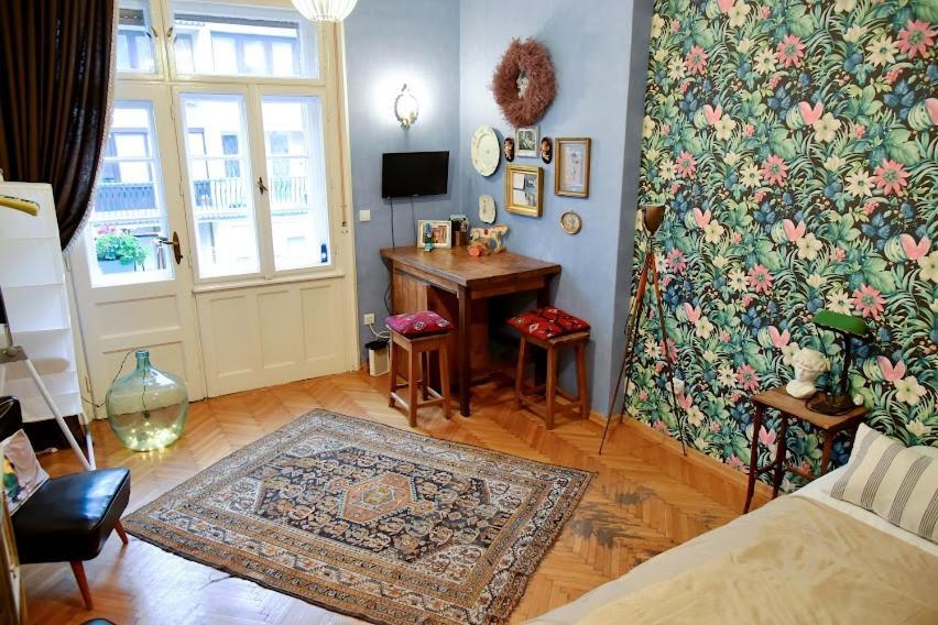 Blumen Apartment Budapest Exteriör bild